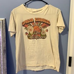 Spread kindness graphic tee